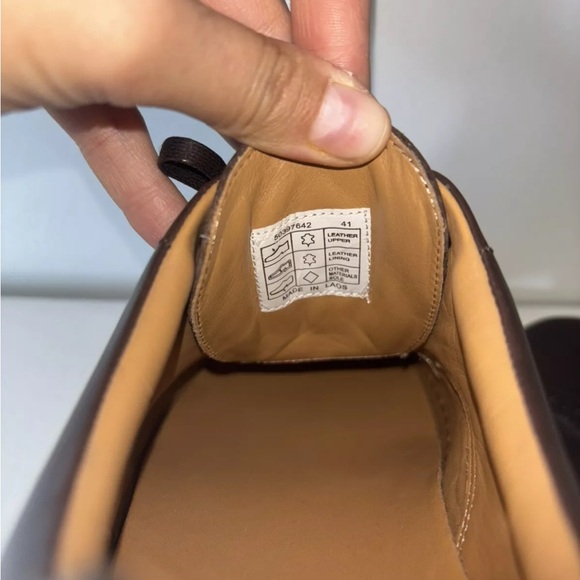 Hugo Boss Shoes (Size 9) - Picture 5 of 5